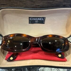 CHANEL Tortoiseshell Sunglasses with Black Lenses